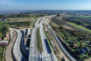 Trwa budowa drogi ekspresowej S7 Kraków - Widoma. Oto najnowsze zdjęcia