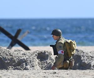 Turyści usłyszeli strzały, a czołgi wjechały na plaże. Zobaczcie zdjęcia z finałowej inscenizacji „Lądowanie na plaży”!