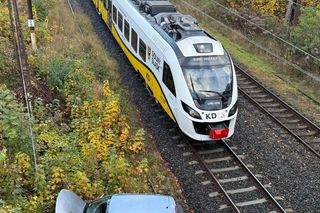 Jelenia Góra. 18-latka kierująca oplem spadła z wiaduktu