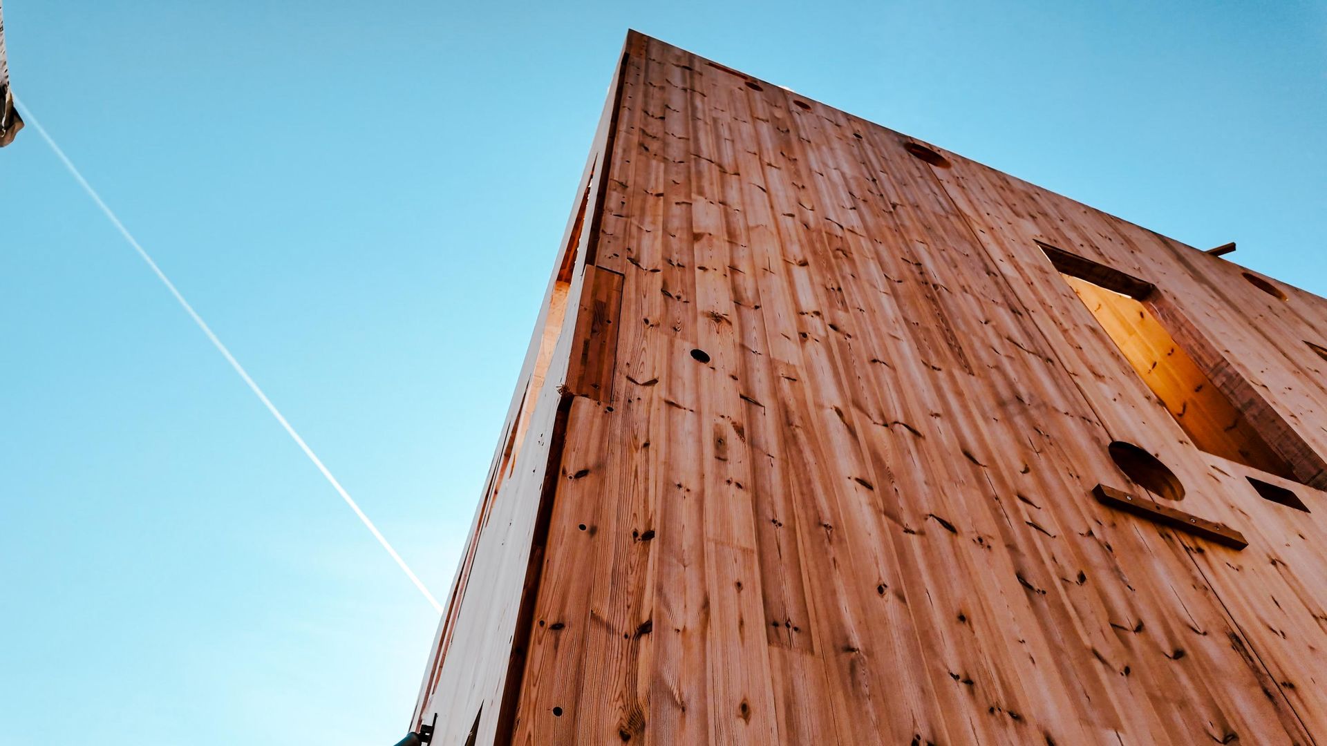 Drewniany biurowiec w Wielu