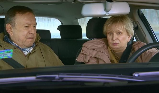 Barwy szczęścia, odc. 2677. Basia (Sławomira Łozińska), Zdzisio (Zbigniew Buczkowski)