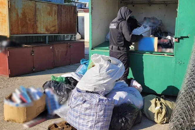 Białystok. Nalot służb na miejskie targowisko. 65-latek wpadł po uszy