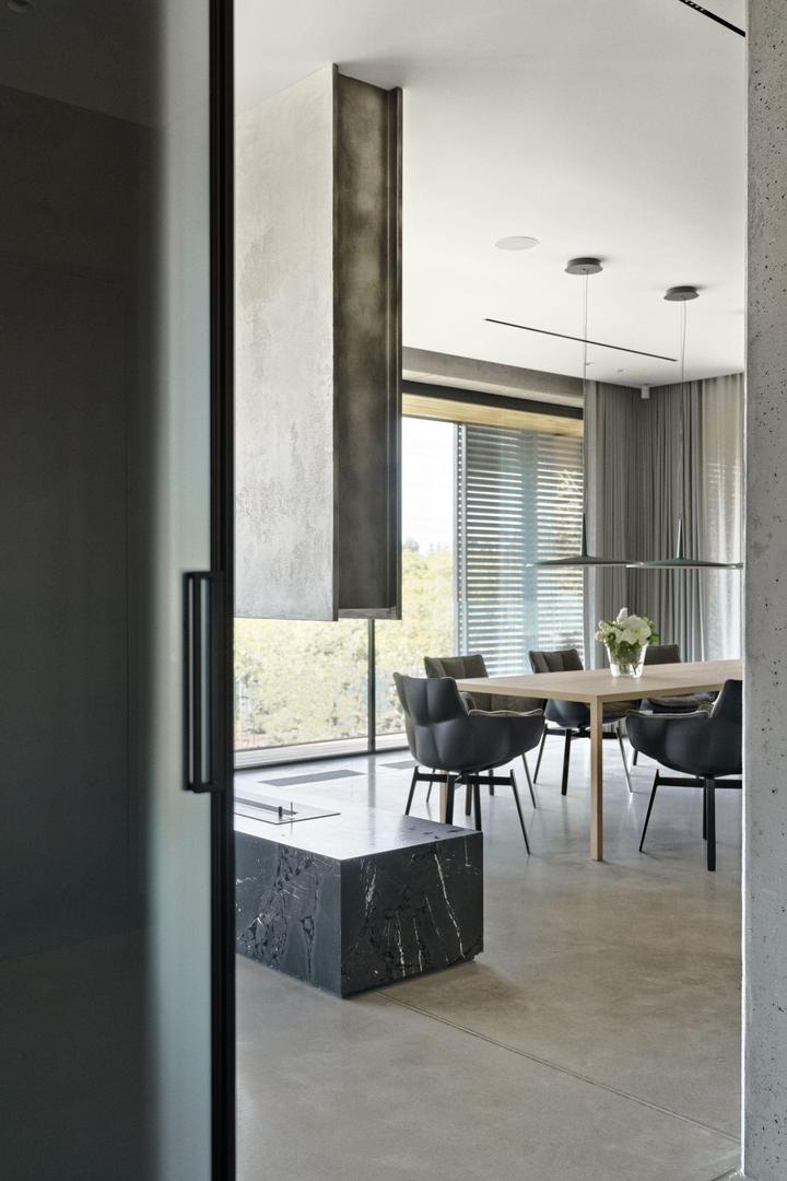 Dom Oparty o Skarpę 