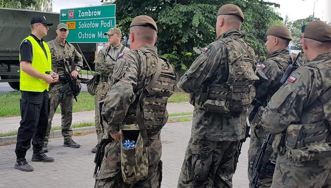 W zabezpieczeniu terenu pomagali żołnierze WOT