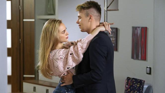 Barwy szczęścia odc.2447. Oliwka (Wiktoria Gąsiewska), Patryk (Konrad Skolimowski)