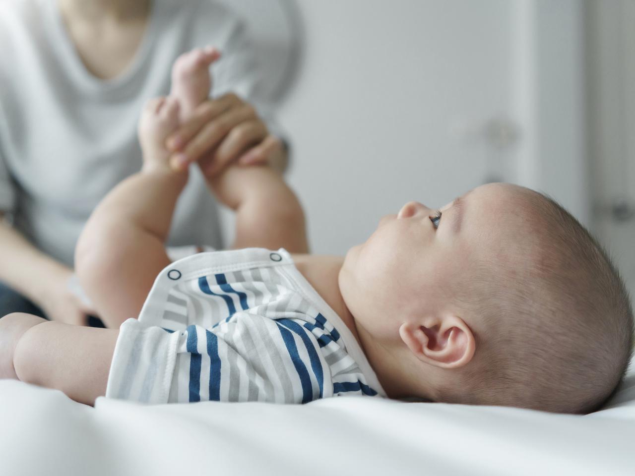 Rzadka kupka niemowlaka. Jakie mogą być przyczyny biegunki u niemowlaka