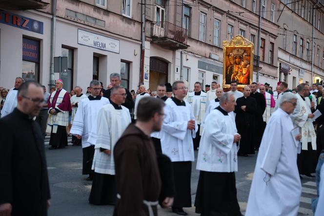 75 lat temu obraz Matki Boskiej w Lublinie zapłakał. Wierni uczcili rocznicę „Cudu lubelskiego” procesją różańcową