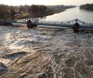 Trwa walka o Wrocław. Rośnie poziom wody w Odrze