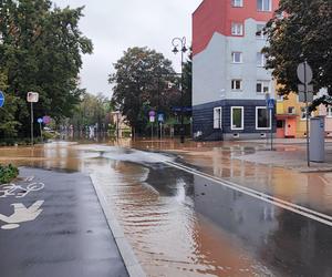 Nysa. Ratownicy WOPR i GOPR z całego kraju zjeżdżają do miasta. Dwugodzinne kolejki w sklepach