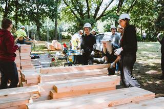 Budowa Pawilonu Wolności w Łazienkach Królewskich
