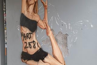 Dalej uprawia jogę na miasteczku akademickim w Lublinie, ale już nie jest naga. Ktoś zniszczył street art