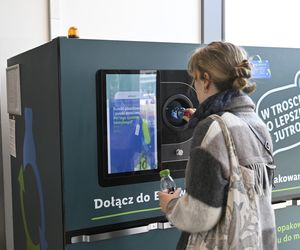 Nowe opakowania z kaucją dopiero po Nowym Roku. Sieci podają powód