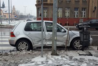 Posypał śnieg, posypały się kolizje w Lesznie 