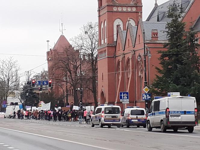 Toruń miał swoją manifestację feministyczną. Zobacz jak wyglądała