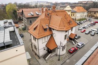 Kolejny budynek w Zabrzu wypiękniał. Dawniej mieszkał tam lekarz huty, dziś są tam biura Teatru Nowego