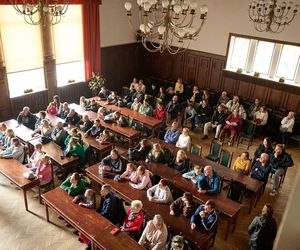 Gigantyczna kolejka w Olsztynie. Wszyscy chcieli zwiedzić to miejsce