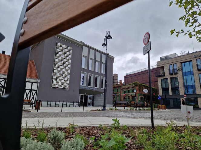 Rybi Rynek w Bydgoszczy niemal gotowy. Eleganckie nabrzeże już cieszy oczy!