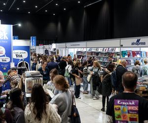 Targi Książki w Katowicach to okazja do zdobycia autografów pisarzy