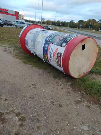 Wichury w Toruniu. Żywioł wywracał drzewa i nie tylko