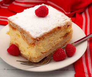 Kiedy zrobię to klasyczne ciasto, znika w kilka minut. W tej prostej napoleonce można się zakochać 