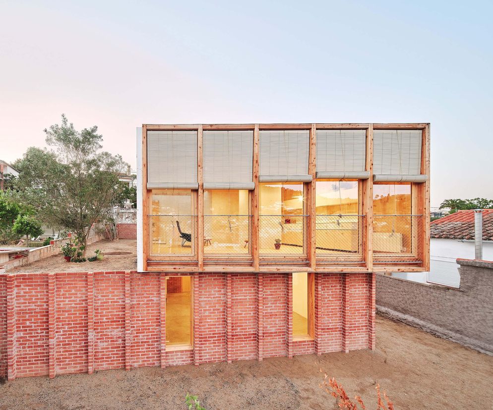 Residential Building near Barcelona by Àgora Arquitectura