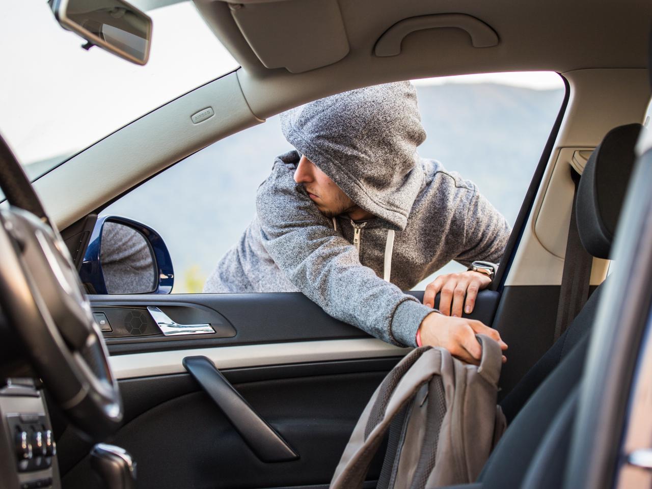 Złodzieje w wakacje nie odpoczywają! Pamiętaj o tym, by uniknąć nieprzyjemności podczas wyjazdów