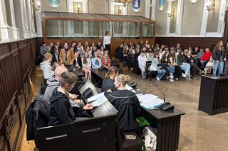 Uczniowie I LO w roli sędziów, obrońców i prokuratorów 