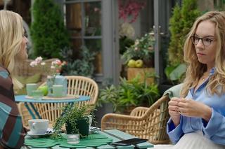 M jak miłość. Julia (Marta Chodorowska), Sylwia (Hanna Turnau)