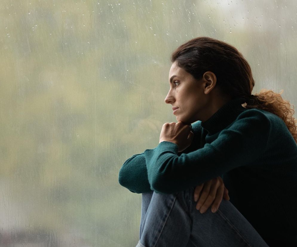 Istnieją 3 główne „wymiary” samotności. Jak się z nich uwolnić?