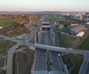 Tak na najnowszych zdjęciach prezentuje się północna obwodnica Krakowa S52