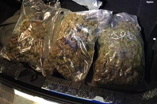 Kryminalni przechwycili bmw z workami marihuany