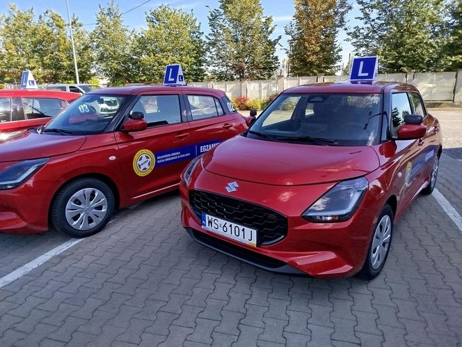 Siedlecki WORD wymienił starą flotę pojazdów egzaminacyjnych na nowe samochody marki Suzuki Swift