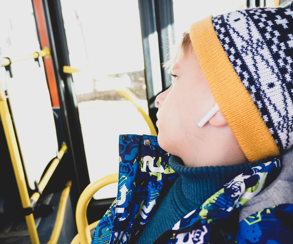 Chłopiec pokłócił się z mamą i uciekł z domu. Znaleziono go w autobusie