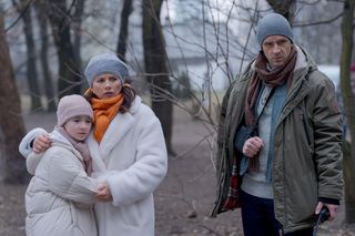 Przyjaciółki 25 sezon, odc. 301. Dorotka (Agnieszka Sienkiewicz-Gauer), Norbert (Jacek Knap), Mirandka (Zoja Szymczyk)