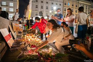 Manifestacja Białorusinów na rynku w Krakowie. Precz z Łukaszenką!