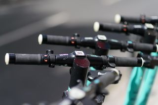Hulajnogi elektryczne pod lupą policji! Chodzi o bezpieczeństwo użytkowników