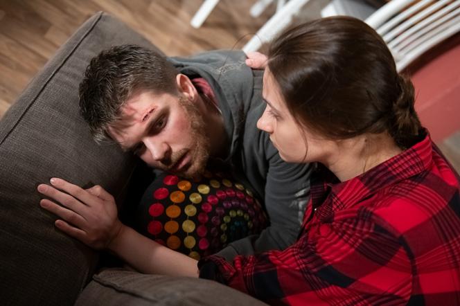 Na Wspólnej, odcinek 3091. Magda (Natalia Klepacka), Michel (Ochociński)