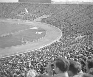 Stadion X-lecia. Uroczyste otwarcie II Międzynarodowych Igrzysk Sportowych Młodzieży w 1955 r.