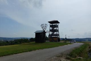 Różanka. Wieża widokowa i zabytkowy wiatrak [GALERIA]  