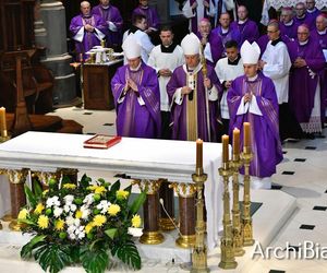 Wierni Archidiecezji Białostockiej pożegnali abp. Edwarda Ozorowskiego [ZDJĘCIA]