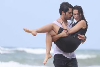 Marzę o Tobie odc. 8 - opis, streszczenie: Wyjazd Melek i Yagmura zbliża ich do siebie