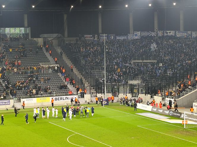 Ciekawe doświadczenie w trakcie meczu Pogoń Szczecin - Lech Poznań 