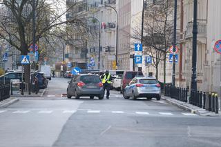 Policjanci zablokowali ul wiejską