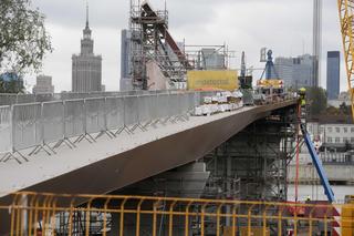 Nowy most nad Wisłą połączył dwa brzegi Warszawy! Są już wszystkie elementy