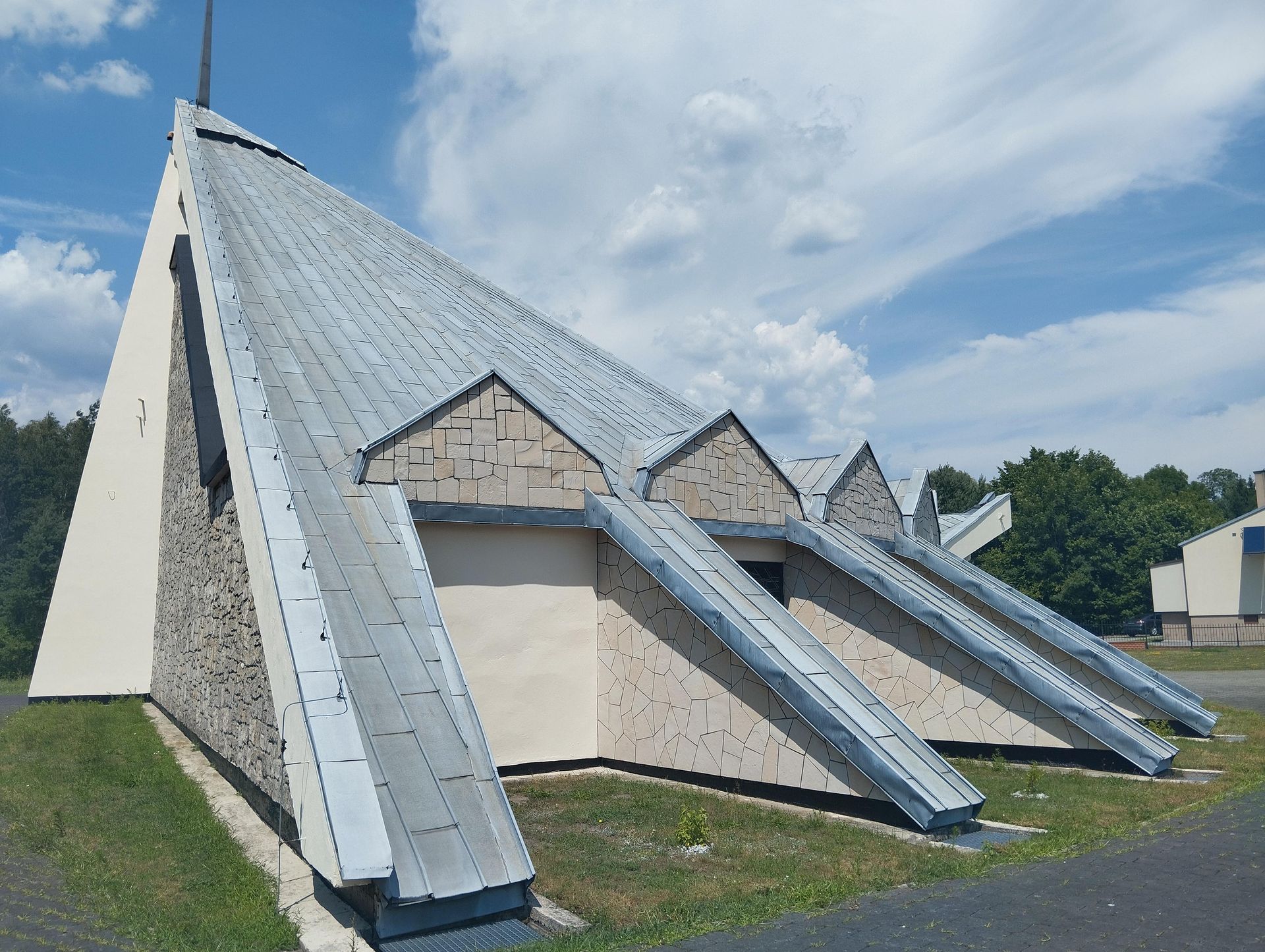 Kościół w Rudnikach z lat 80.