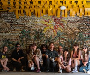 Czyszczenie mozaiki w Kiekrzu z bazgrołów