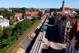 Kraków: Pierwsza lokomotywa przejechała po nowych estakadach kolejowych na Grzegórzkach