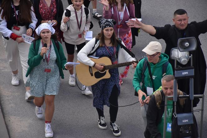 Kielecka Piesza Pielgrzymka maszeruje na Jasną Górę (9 sierpnia 2023)