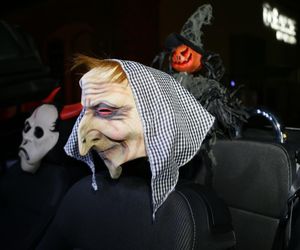 Halloweenowy Zlot Bezdaszników, czyli straszne kabriolety w Tychach. To dopiero wyższy poziom przebierania GALERIA