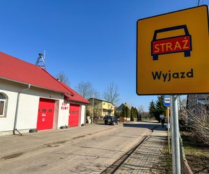 Stali i przyglądali się jak płonie ich dom. Padli ofiarą bezdusznego systemu. Wszystko przez absurdalne przepisy